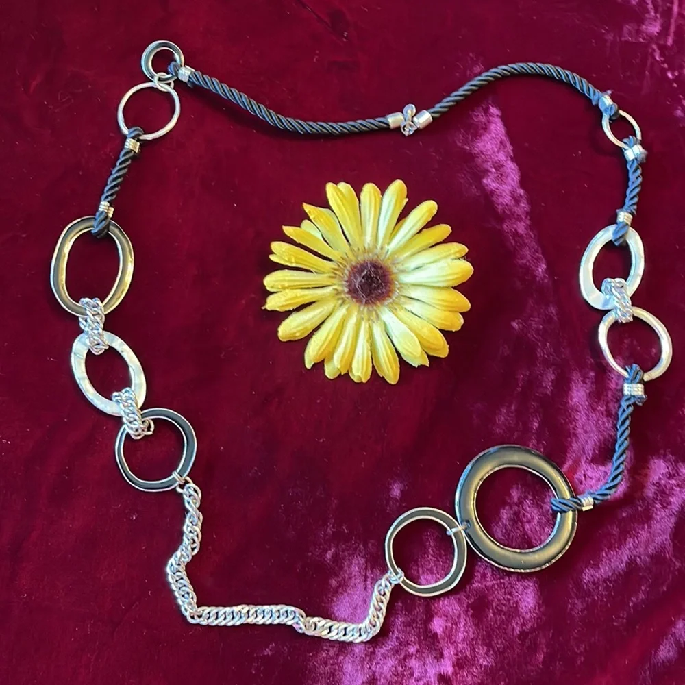 🌺 VINTAGE; New York Chic Belt/Necklace in Black/Silver-tone w/Black Rope Decor! - Picture 7 of 10